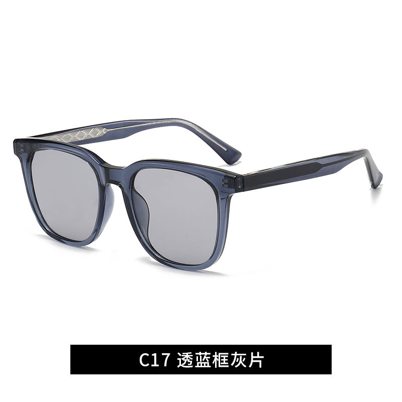 Ladies fashionable sunglasses in modern rectangular style Bowlift