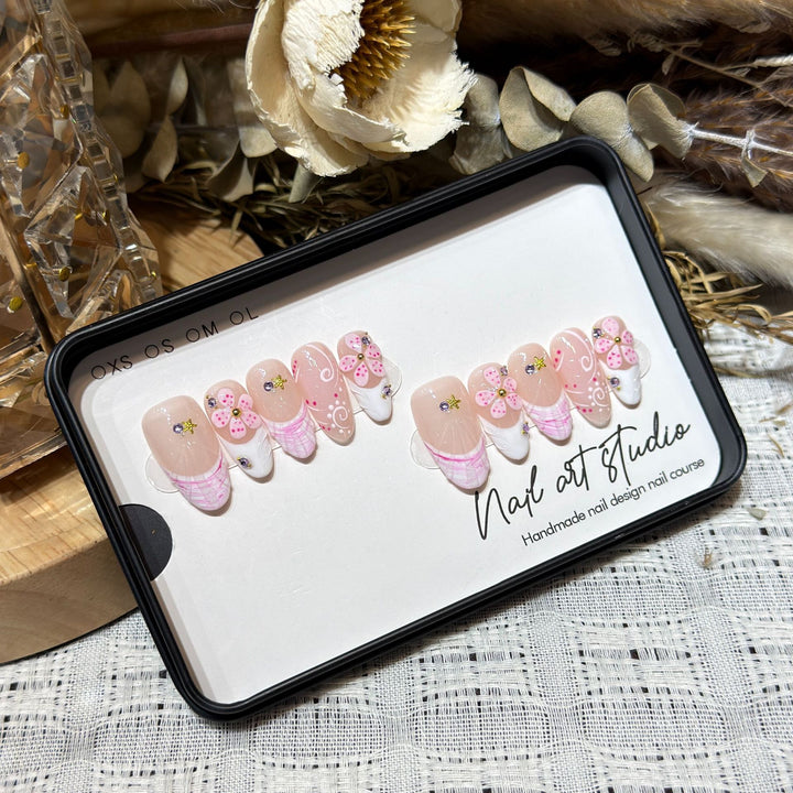 Handmade Floral Press-On Nail Set Bowlift 1788224057
