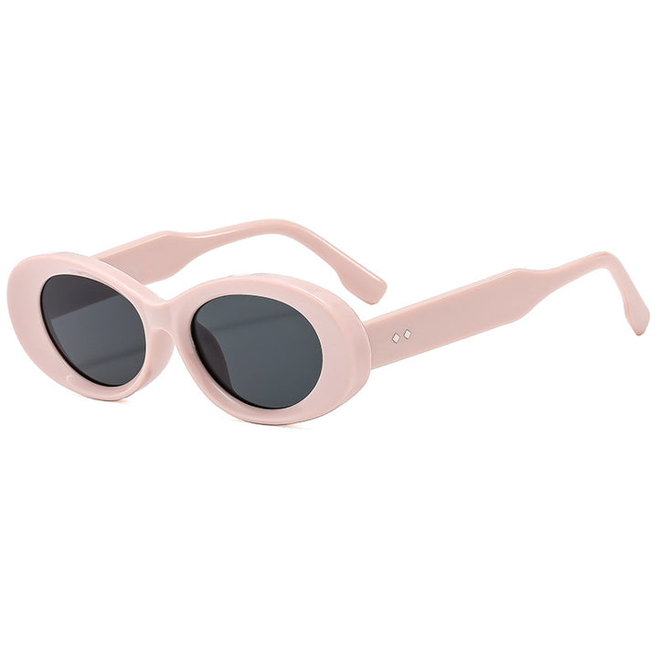 Women Retro-inspired Sunglasses in elegant oval design Bowlift