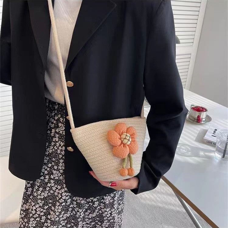 Handcrafted shoulder bag with flower applique Bowlift