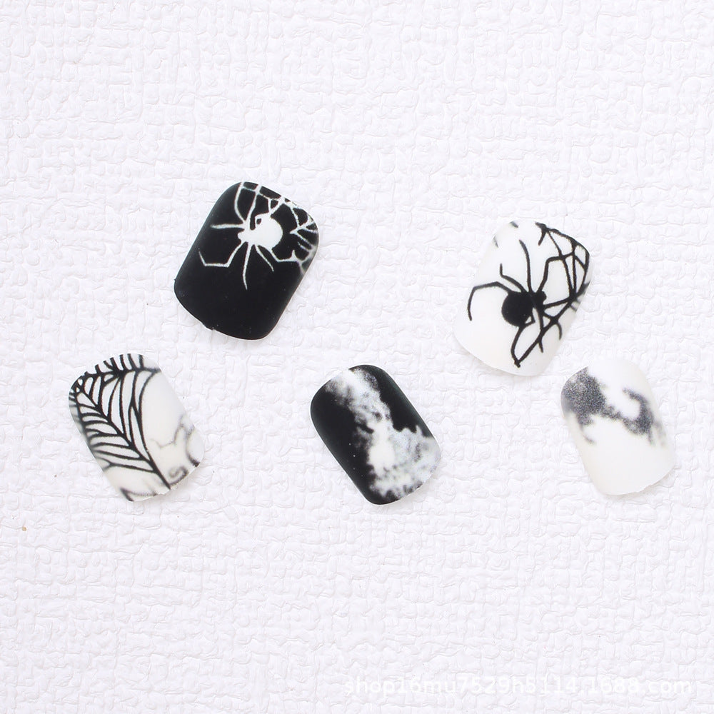 Spooky Spider-Themed Press-On Nails Bowlift