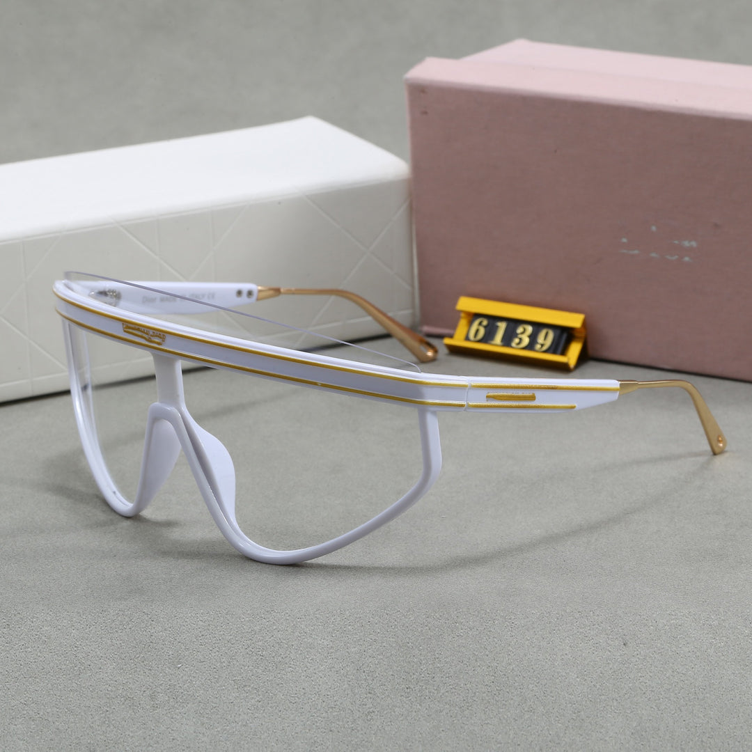 Ladies Cat-Eye Sunglasses with Modern Design Bowlift