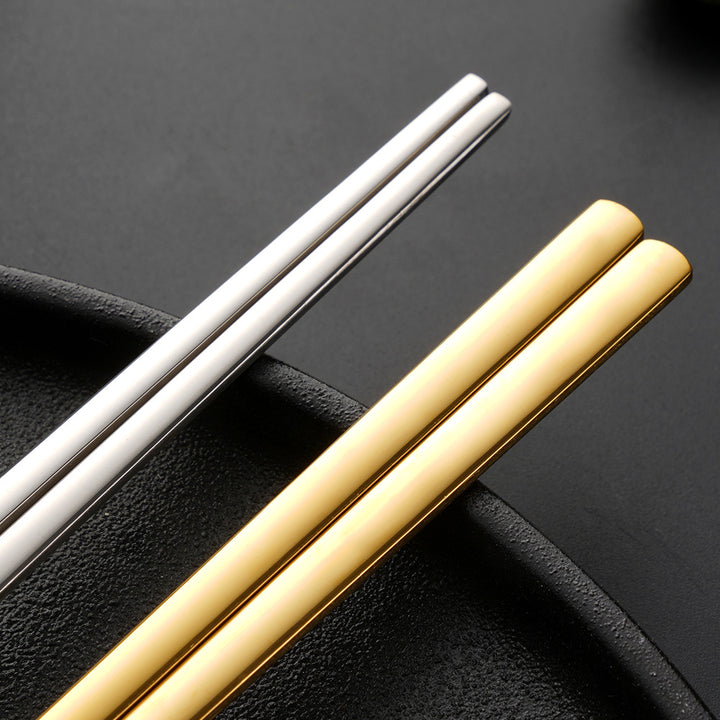 Elegant spoon with ergonomic design and polished surface Bowlift