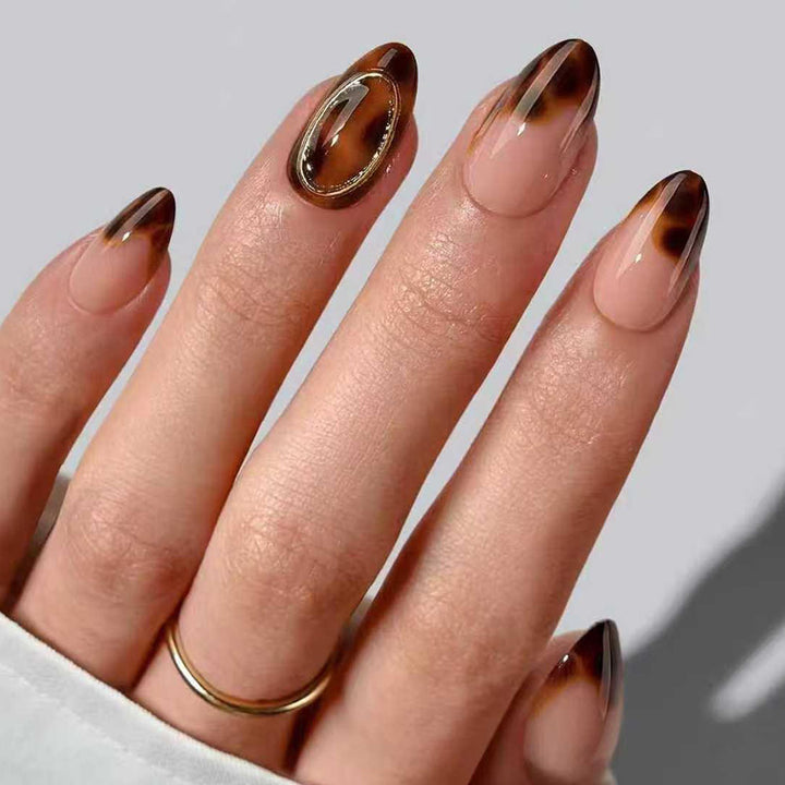 Shiny Artificial Nails in Elegant Teardrop Design Bowlift