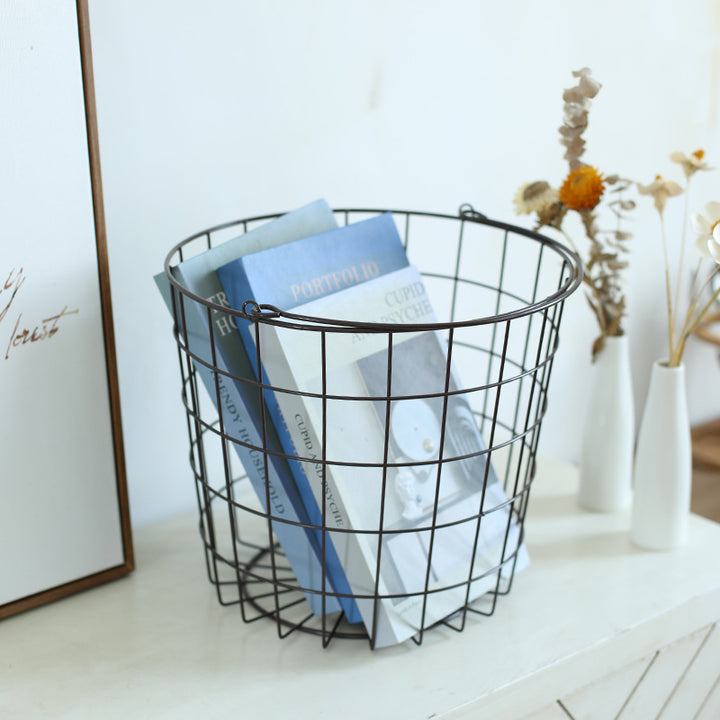 Unisex wire basket with ergonomic carrying lid Bowlift