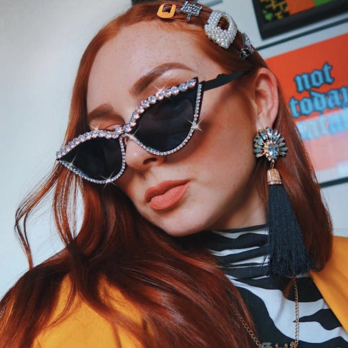 Women's Cat-Eye Sunglasses with Sparkling Rhinestones Bowlift