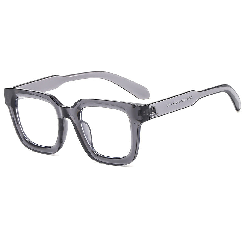 Ladies fashionable sunglasses in striking design Bowlift