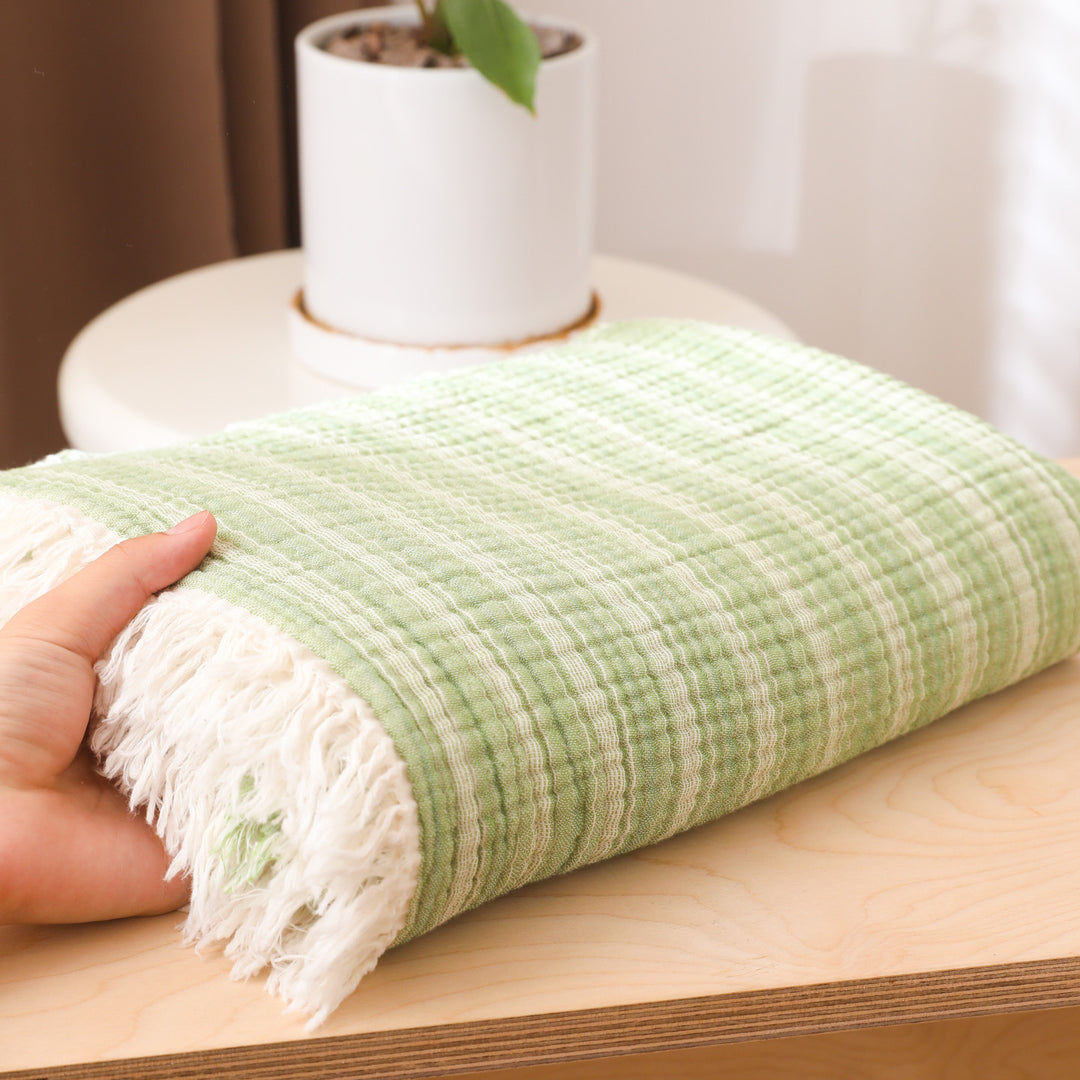 Women modern and stylish waffle structure plaid blanket Bowlift