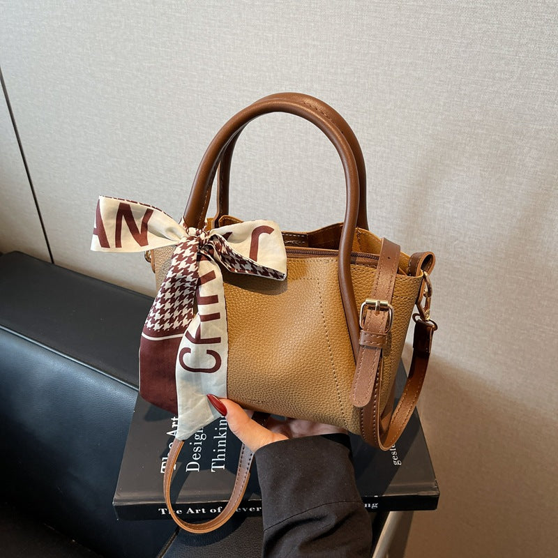 Fashionable Structured Handbag Bowlift