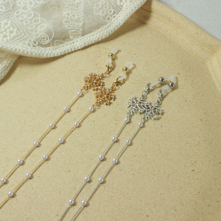 Elegant glasses holder chain with pearls and snowflake pendant Bowlift
