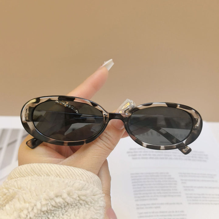 Chic Vintage Oval Sunglasses Bowlift