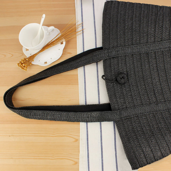 Elegant Tote Bag Made of Woven Natural Material Bowlift