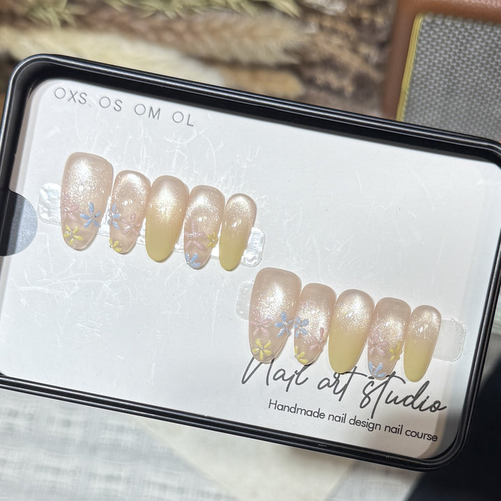 Stylish Press-On Nail Set with Floral Design Bowlift