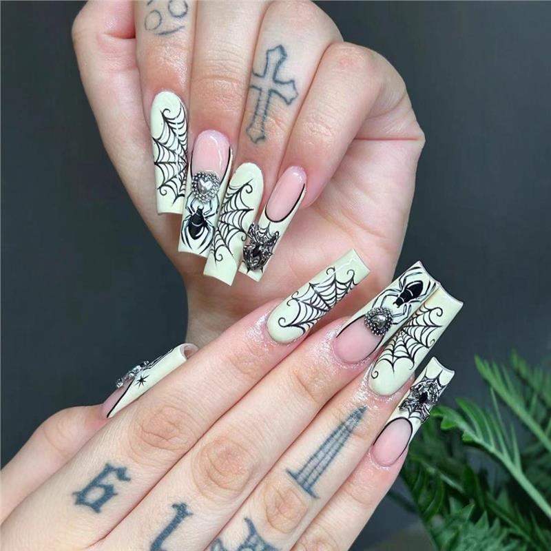 Halloween-Themed Press-On Nail Art Extensions Bowlift
