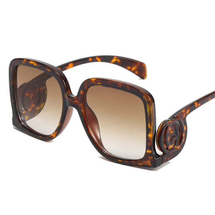 Women's sunglasses in elegant square design Bowlift