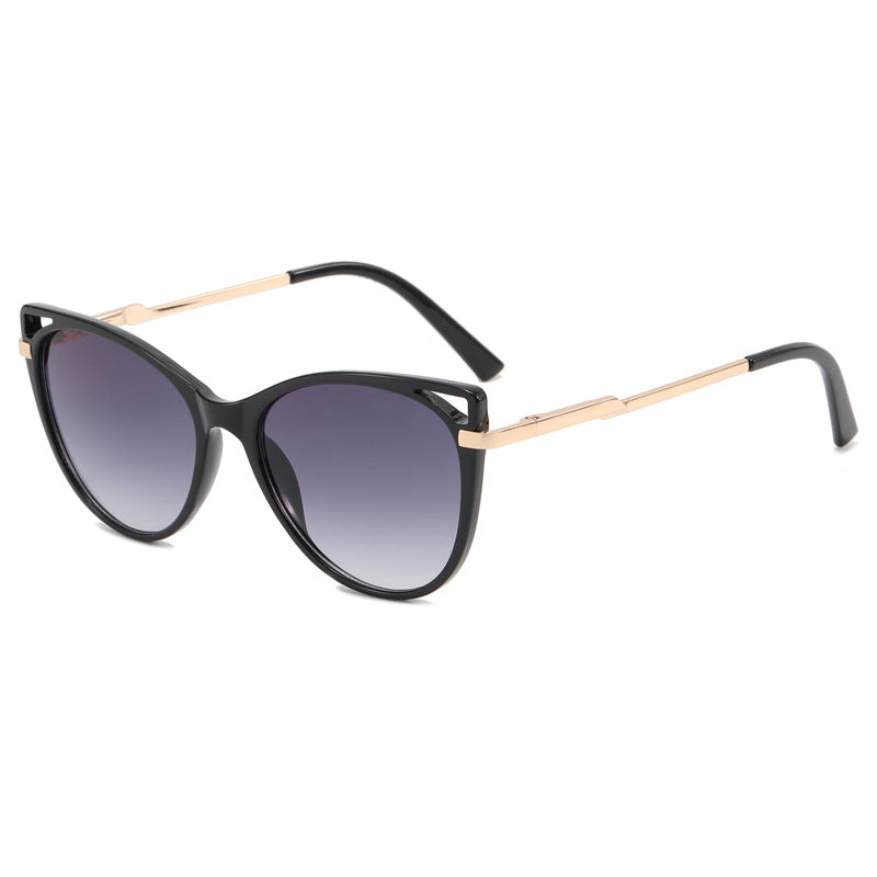 Ladies trendy cat-eye sunglasses with mirrored lenses Bowlift