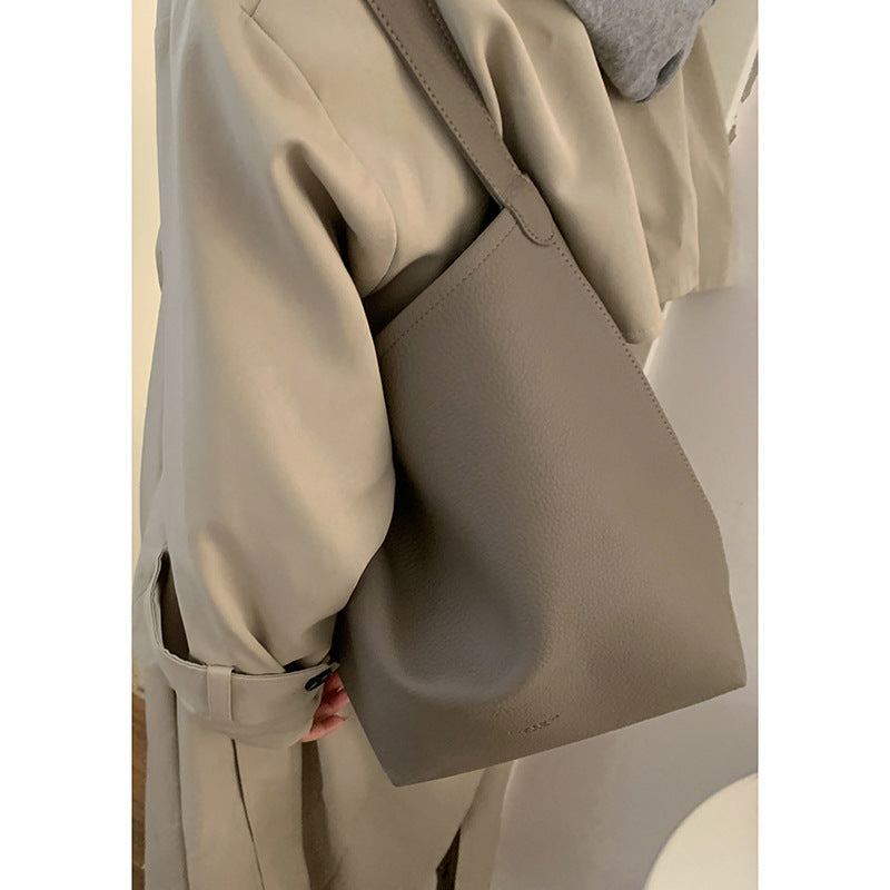 Minimalistic Tote Bag Bowlift