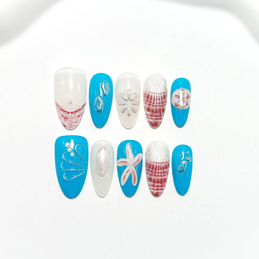 Artificial nails with maritime design Bowlift