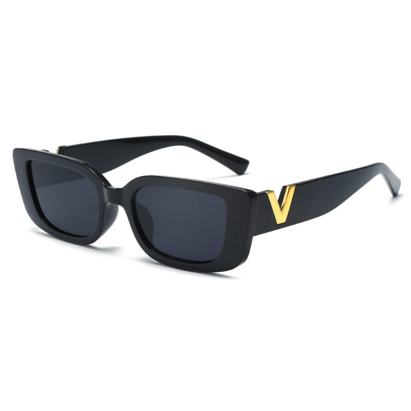 Women’s fashionable sunglasses in trendy leopard print Bowlift