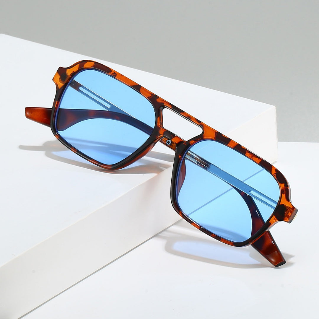 Women's stylish sunglasses in contemporary design with polarized lenses Bowlift