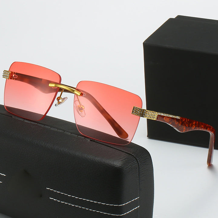 Ladies fashionable sunglasses in elegant square design Bowlift
