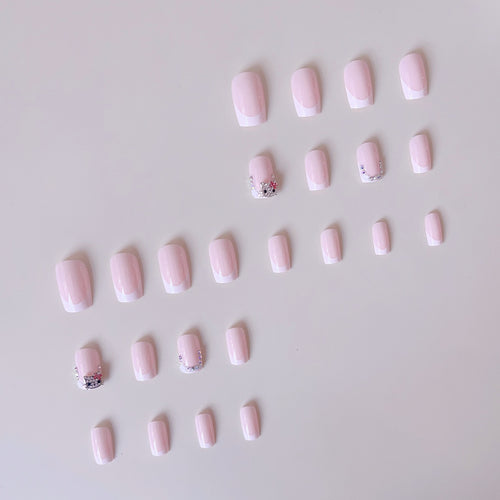 Artificial nail set with stylish rhinestone decorations Bowlift