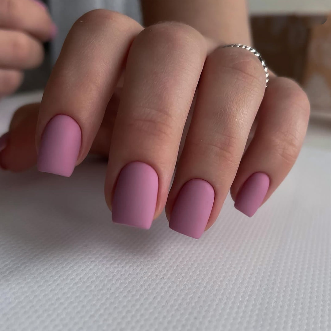 Matt lacquered nail art Bowlift
