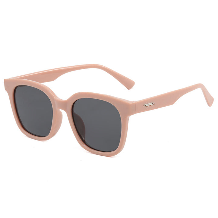 Women's sunglasses with a modern, angular plastic frame Bowlift