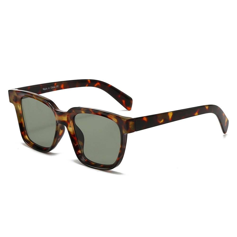 Women's elegant square sunglasses with UV protection and sturdy frame Bowlift