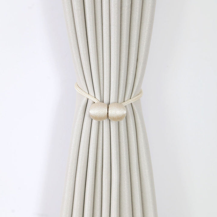 Decorative curtain tieback Bowlift