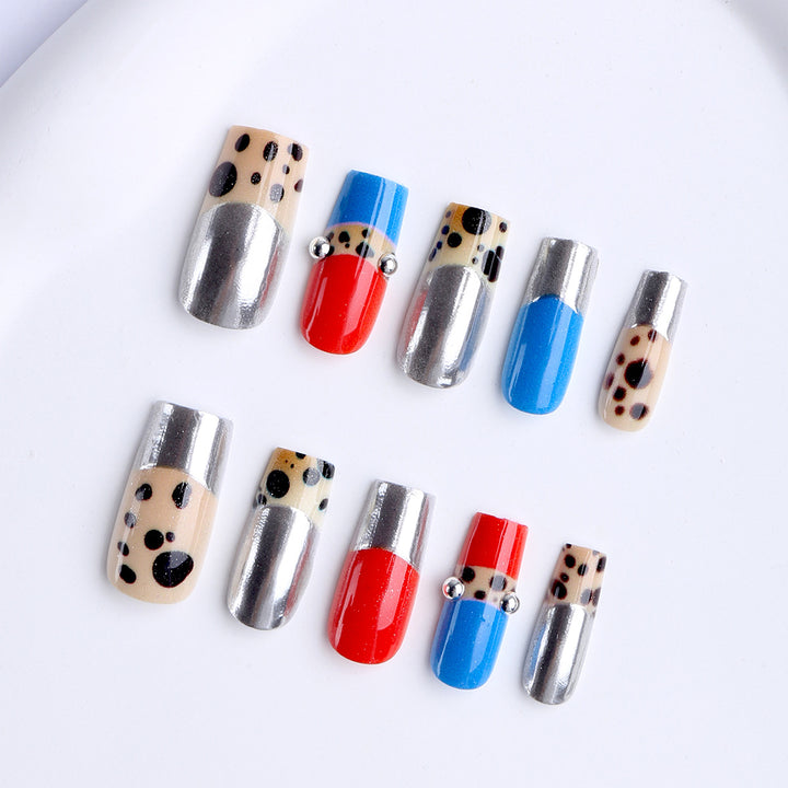 Artificial Nails with Creative Metallic Design Bowlift