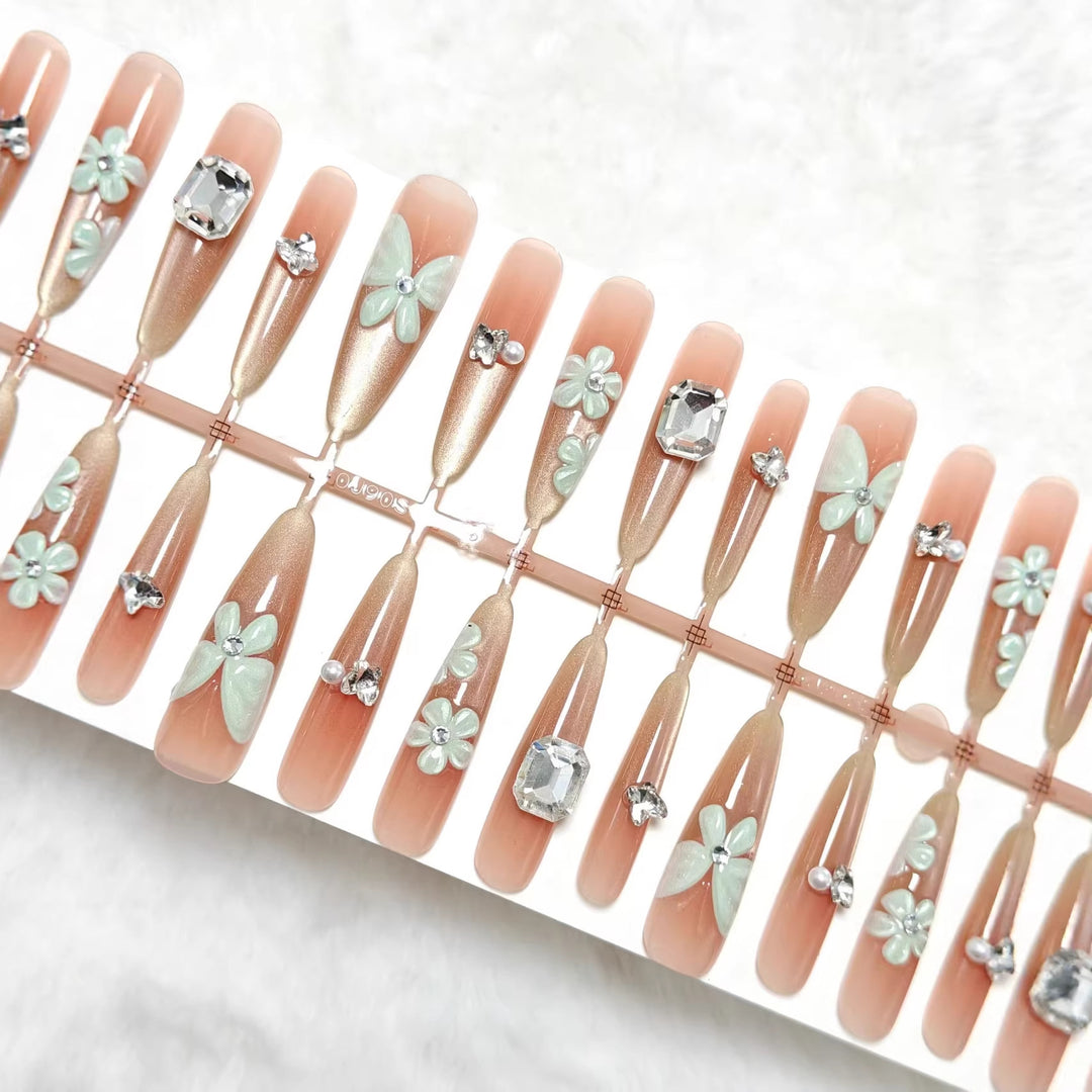 Artificial nails with elegant flower and crystal design Bowlift