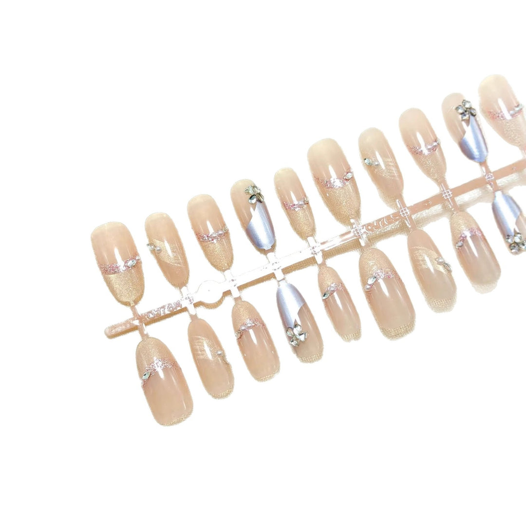Luxury artificial nails with elegant accents Bowlift