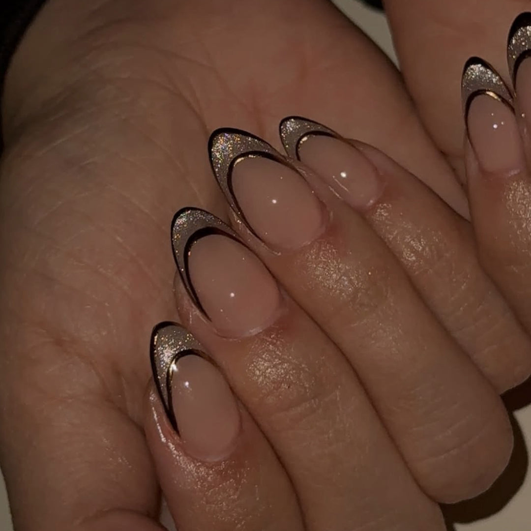 Artificial nail art with playful dots and bows Bowlift