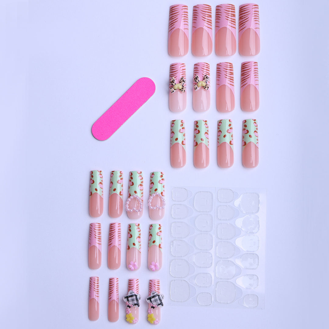 Artificial Nails with Creative Three-Dimensional Applications Bowlift