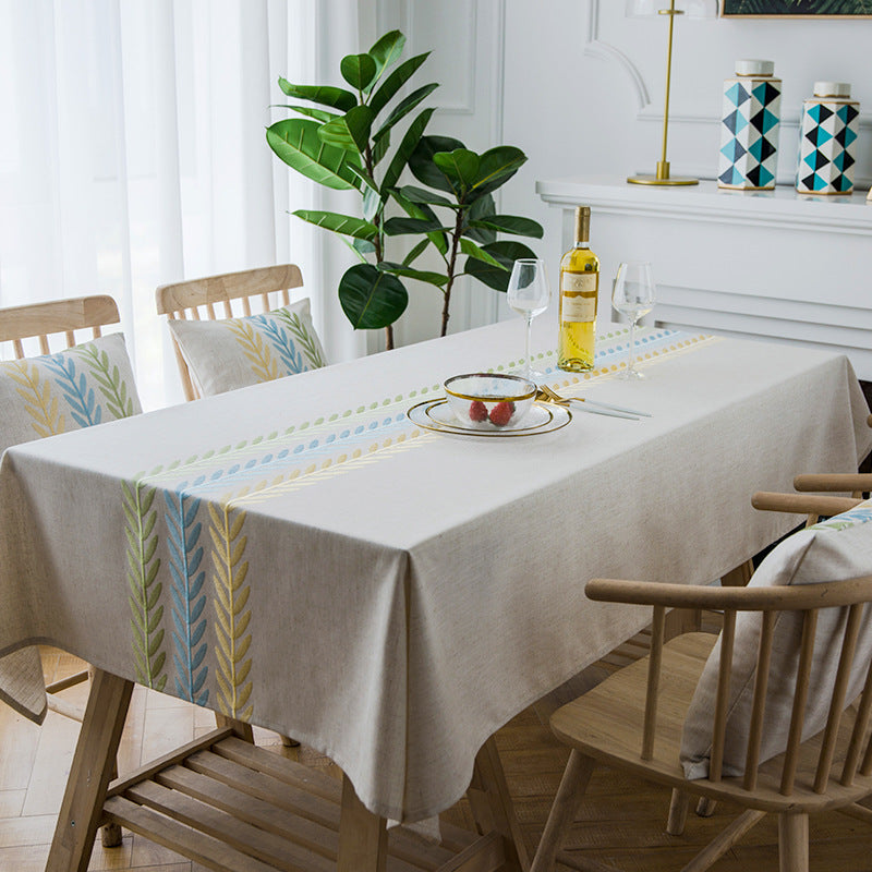 Elegant Leaf Patterned Tablecloth