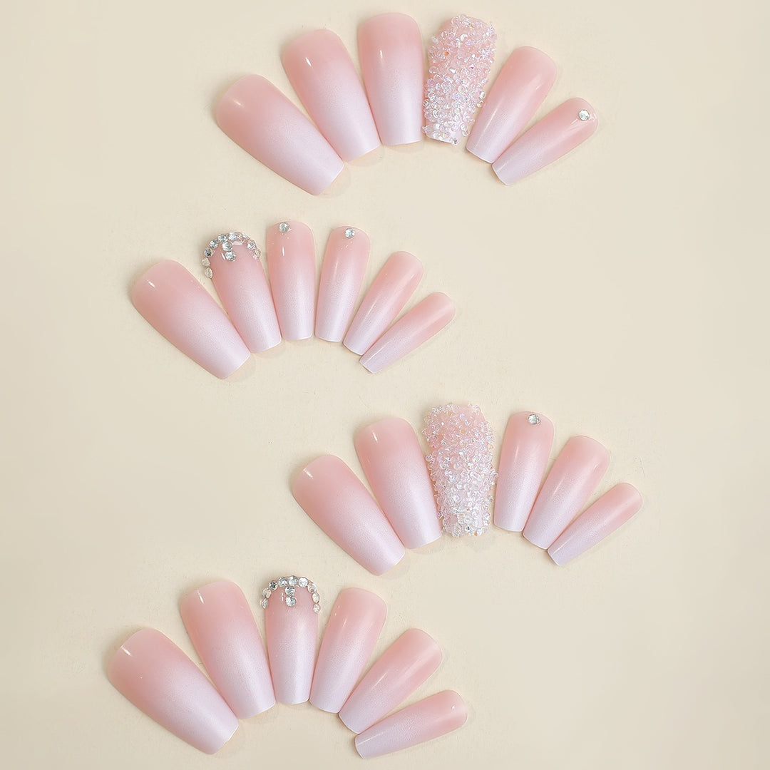 Artificial nail set with sparkling glitter effects and delicate winter motif Bowlift