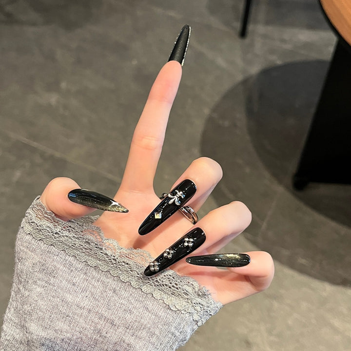 Glamorous Decorative Press-On Nail Art Bowlift