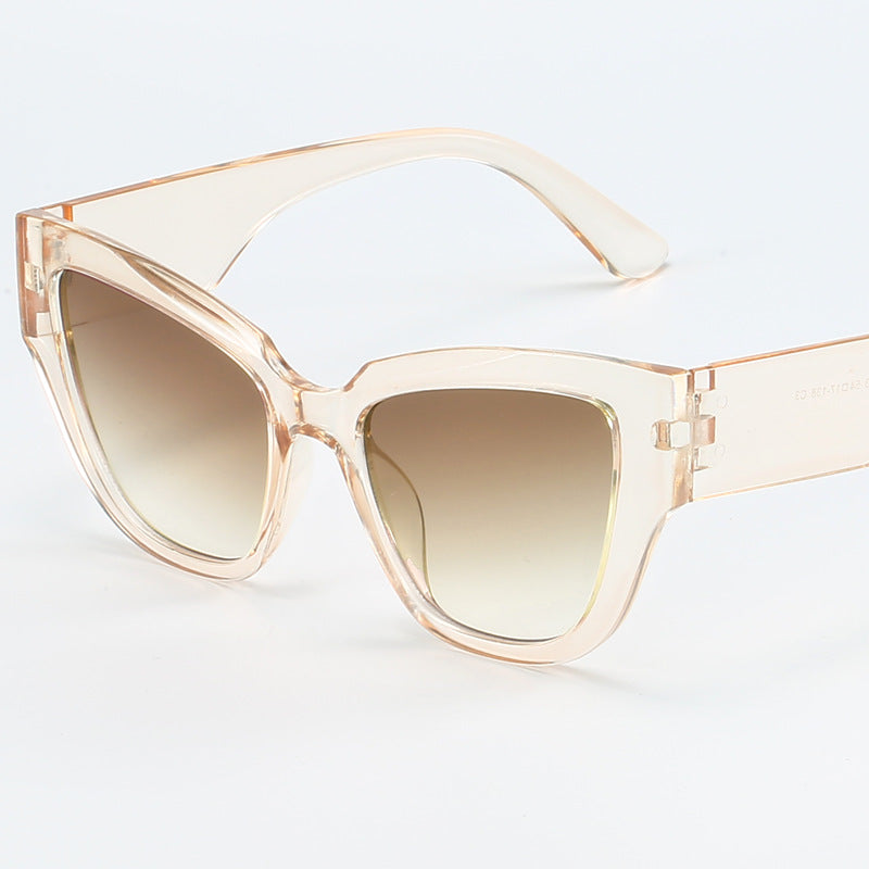 Women's Cat Eye Sunglasses with extravagant Leopard Print Bowlift