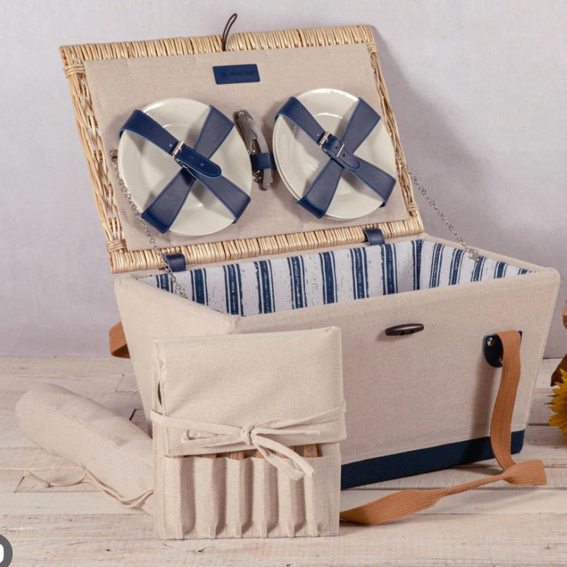 Ladies picnic basket with integrated crockery set and insulated inner pocket Bowlift
