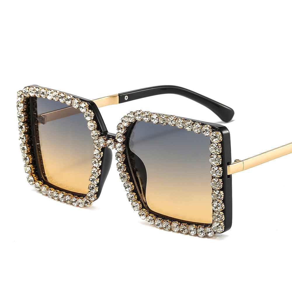 Ladies glamorous sunglasses with square frame Bowlift