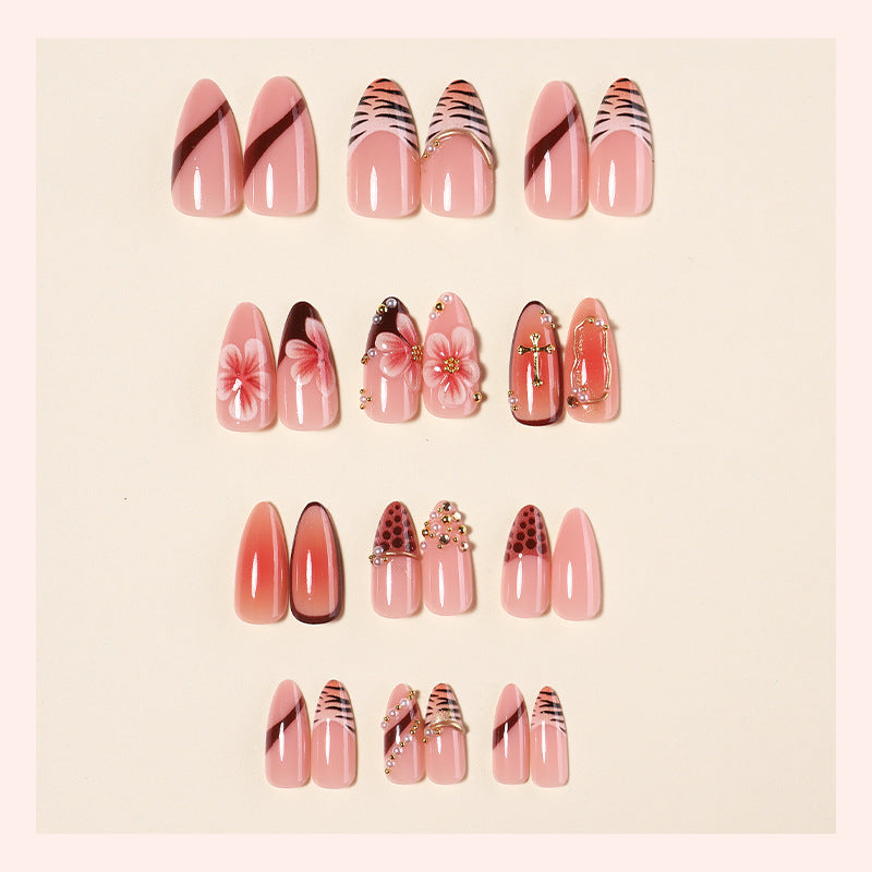 Floral Articulate Press-On Nail Set Bowlift