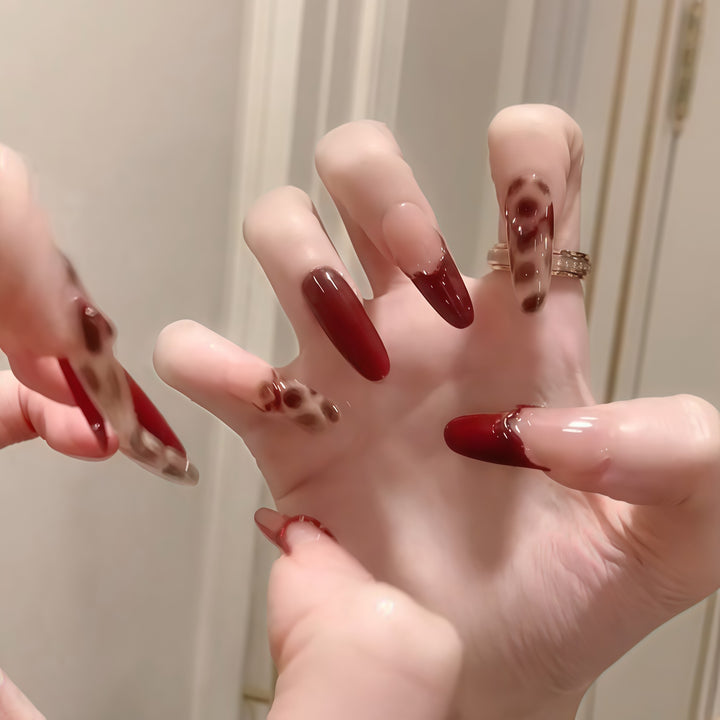 Artificial Nail Set with Stylish Design Bowlift