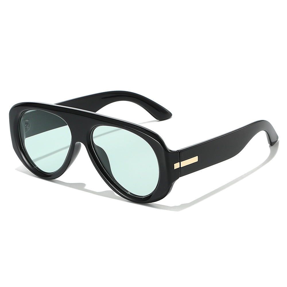 Vintage-Inspired Aviator Sunglasses with Subtle Gold Accents Bowlift