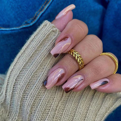 Artificial nail design with modern marble pattern Bowlift