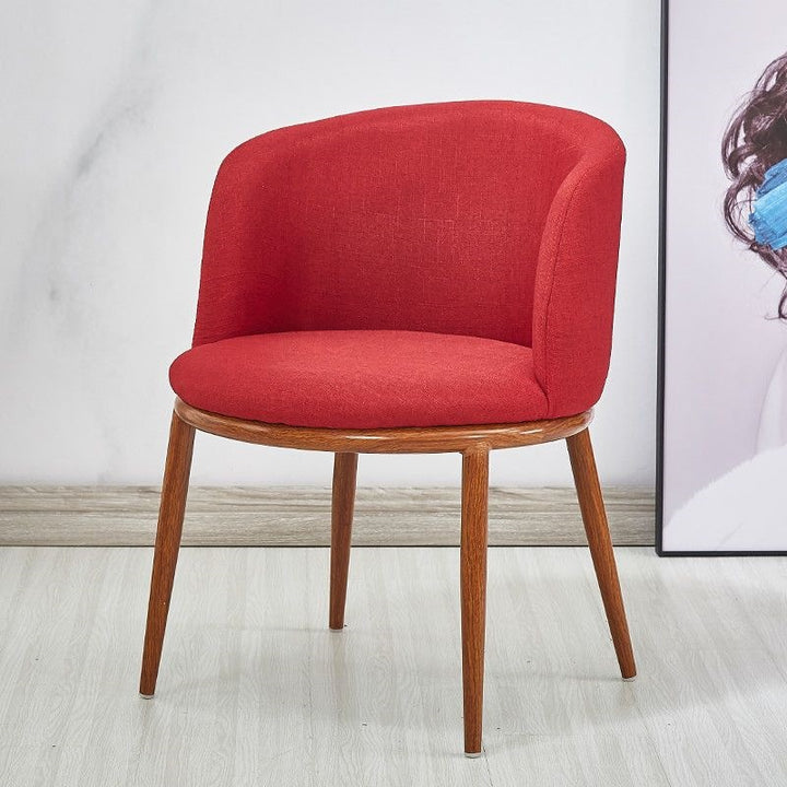 Polster chair with modern curves and comfortable seating surface Bowlift