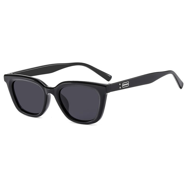 Ladies stylish sunglasses in modern design with wide frame Bowlift