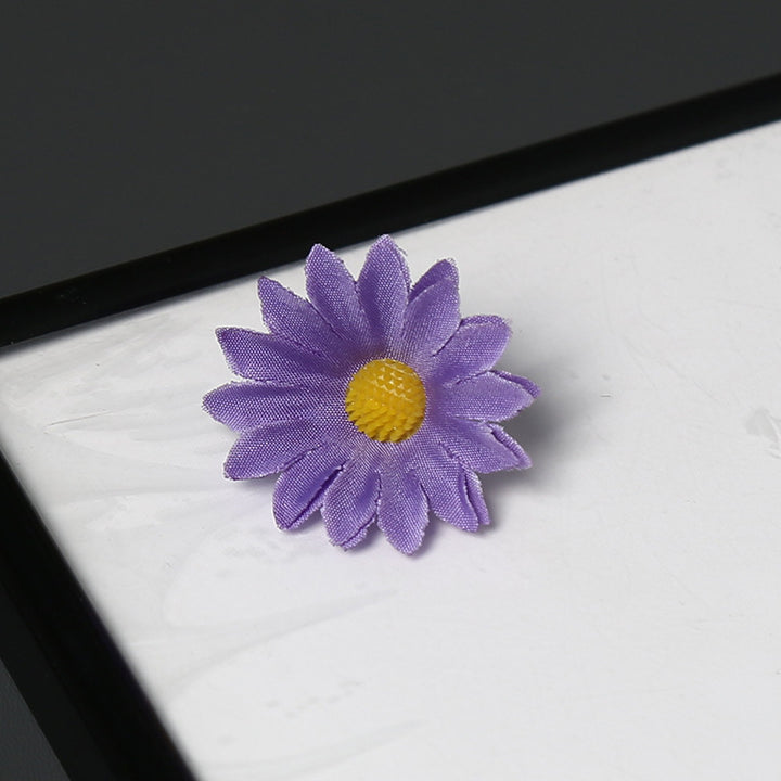 Elegant Fabric Daisy Flower Brooch for Decorative Wear