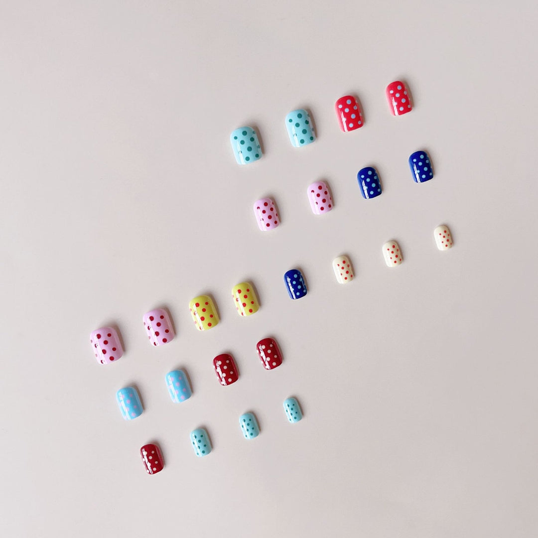 Artificial nail set with colorful dots and cheerful designs Bowlift