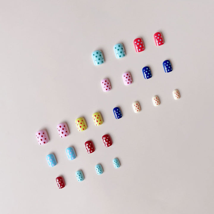 Artificial nail set with colorful dots and cheerful designs Bowlift